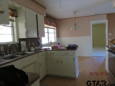 227 227 Alpine Dr, Tyler, TX 75701 - photo 6