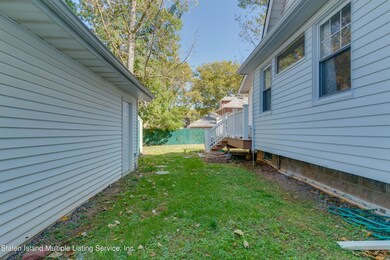 211 Bancroft Ave (5 of 33)