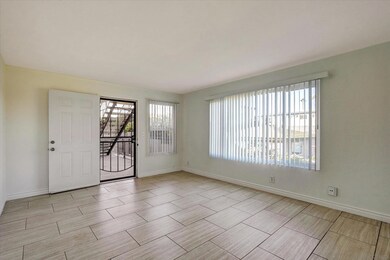 4712 W Point Loma Blvd unit 4, San Diego, CA 92107 - photo 2
