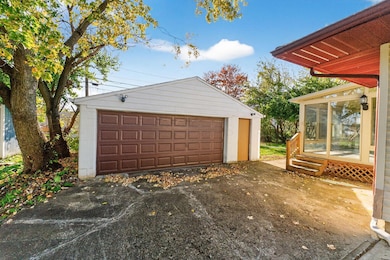 2579 Eakin Rd (Exterior)-9