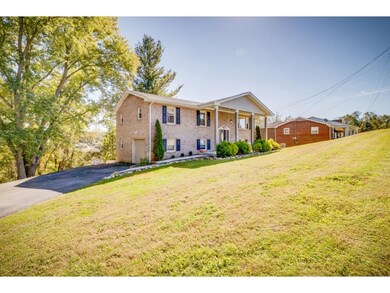 1004 Ridgefield Cir, Johnson City, TN 37601 - photo 3