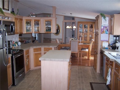 Kitchen Island/Dining room