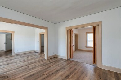 2305 SW 9th St, Des Moines, IA 50315 - photo 7