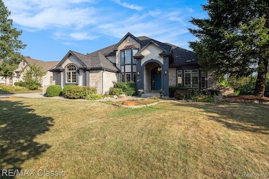 4020 Pine Ridge Ct, Fenton, MI 48430 - photo 2