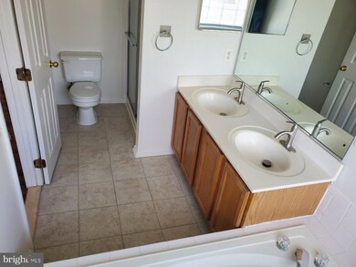 2523 James Maury Dr, Herndon, VA 20171 - photo 6