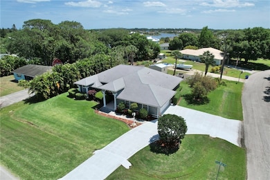 342 Periwinkle Dr, Sebastian, FL 32958 - photo 2