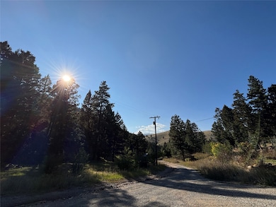 View of dirt / gravel road