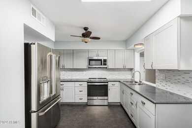 13606 N 111th Ave unit 15C, Sun City, AZ 85351 - photo 3