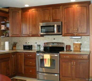 5285 Townsquare Dr, Macungie, PA 18062 - photo 7