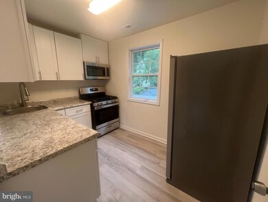 155 Martin Dr unit 2, Manassas Park, VA 20111 - photo 3