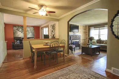 2220 Washington St, Cedar Falls, IA 50613 - photo 4