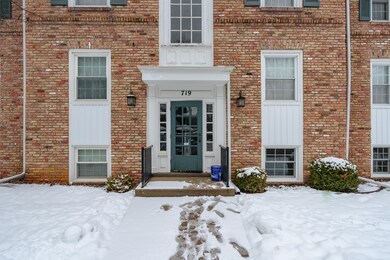 Whitcomb_St_719_AptF_Kalamazoo_49008-16