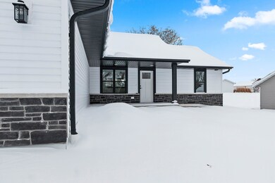 1020 Pinecrest Rd, Howard, WI 54313 - photo 4