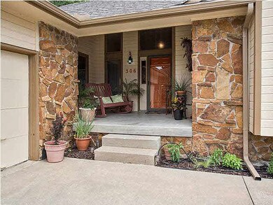 Elegant, Inviting Entrance