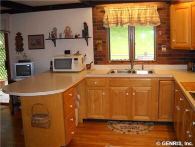 Kitchen BEAUTIFUL VIEWS FROM THE KITCHEN WITH HARD