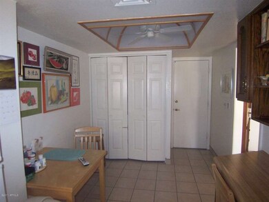 Kitchen Eating Area