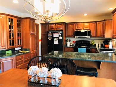 116 Aster Ct, Milford, PA 18337 - photo 2