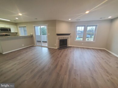 4052B Grays Pointe Rd unit 4052B, Fairfax, VA 22033 - photo 5