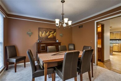 8320 Twilight Ln, Lenexa, KS 66219 - photo 3