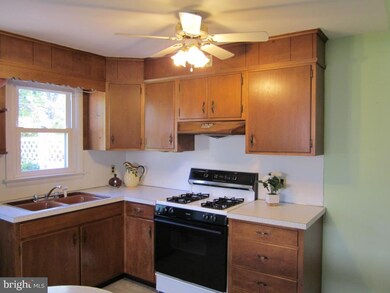 1733 Hemlock Rd, Lancaster, PA 17603 - photo 3