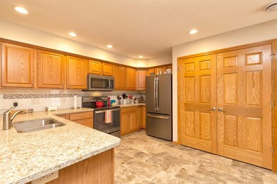 1425 Asbury Ln, Waterloo, IA 50701 - photo 5