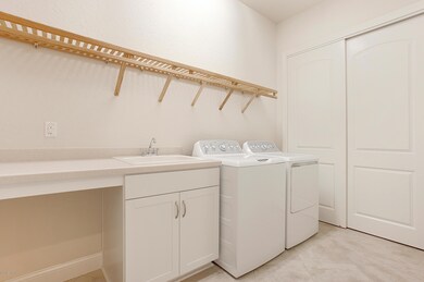 LaterraLinks_143-201_Laundry