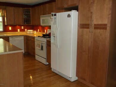 138 S West Coloma kitchen 001