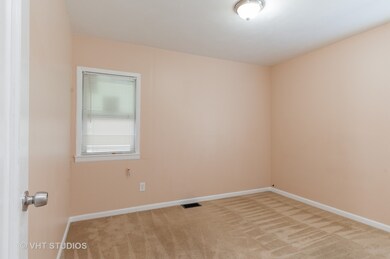1527 W Cornelia Ave, Waukegan, IL 60085 - photo 4