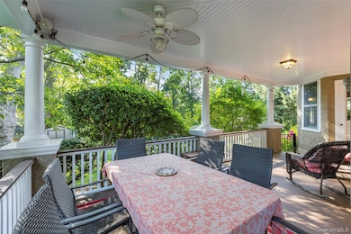 38 Cedar St, Stony Brook, NY 11790 - photo 5