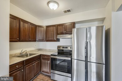 8502 Barrington Ct unit G, Springfield, VA 22152 - photo 4