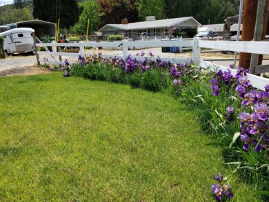 123 Lampman Rd, Gold Hill, OR 97525 - photo 3