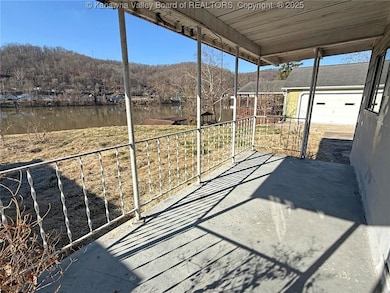 2207 W Virginia Ave, Dunbar, WV 25064 - photo 7