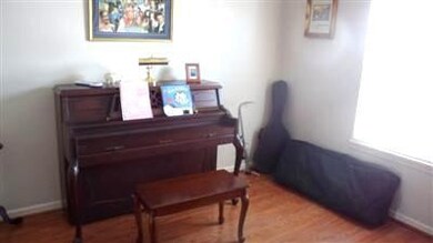 354 Village Dr, Frankfort, KY 40601 - photo 6