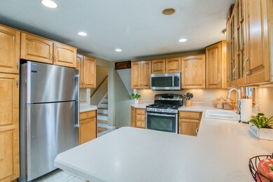 127 Sawmill Rd, Springfield, MA 01118 - photo 5