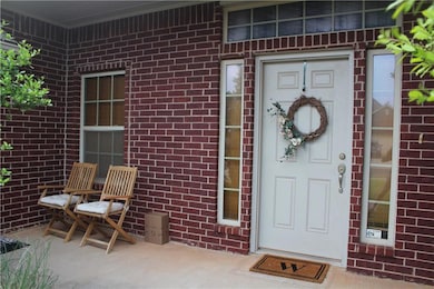 933 NE 30th St, Moore, OK 73160 - photo 3