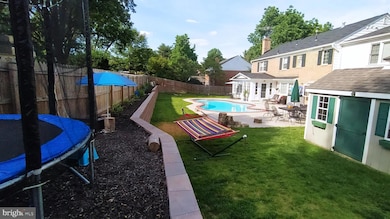 1006 Kimberwicke Rd, McLean, VA 22102 - photo 4