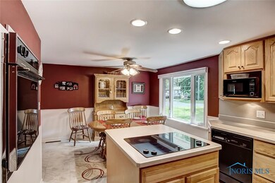 Eat-In Kitchen
