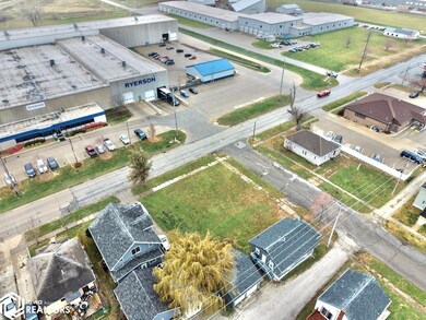 1102 E Main St, Marshalltown, IA 50158 - photo 5