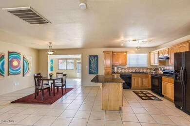 8935 N 17th Dr 8