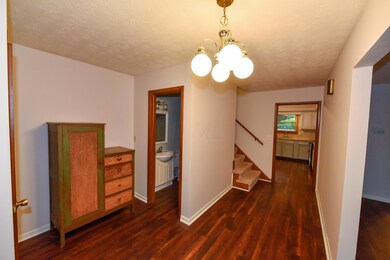 1241 Vinewood Dr, Columbus, OH 43229 - photo 3