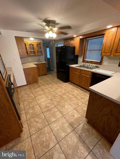 12057 Cove Rd, Clear Spring, MD 21722 - photo 5