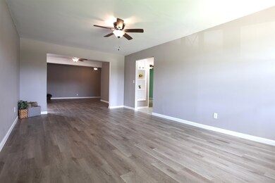 113 113 W Chestnut, Duncan, OK 73533 - photo 2