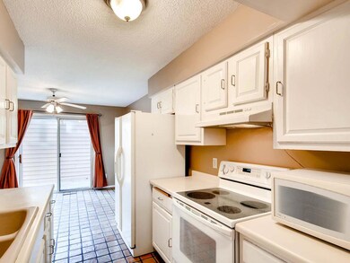 Light, bright and efficient kitchen