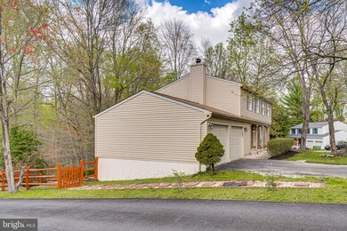 8840 Woodlawn Way, Springfield, VA 22153 - photo 3