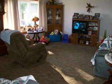 6789 Horst Rd, Chambersburg, PA 17202 - photo 3