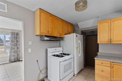 19682 Jeanette St, Southfield, MI 48075 - photo 6