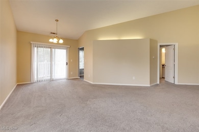 362 Village Pointe Dr, Akron, OH 44313 - photo 3