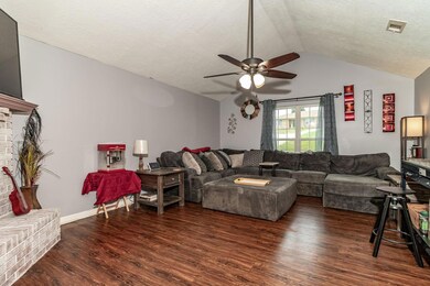 7-web-or-mls-3851 CREST DR (c)-2368