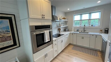 152 Tuckerman Ave unit 8, Middletown, RI 02842 - photo 6