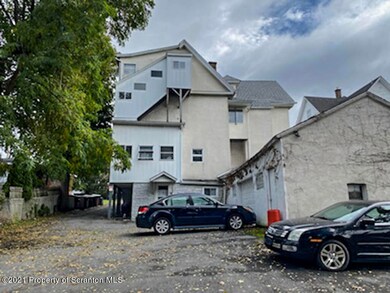 W Elm St (1 of 1)-35